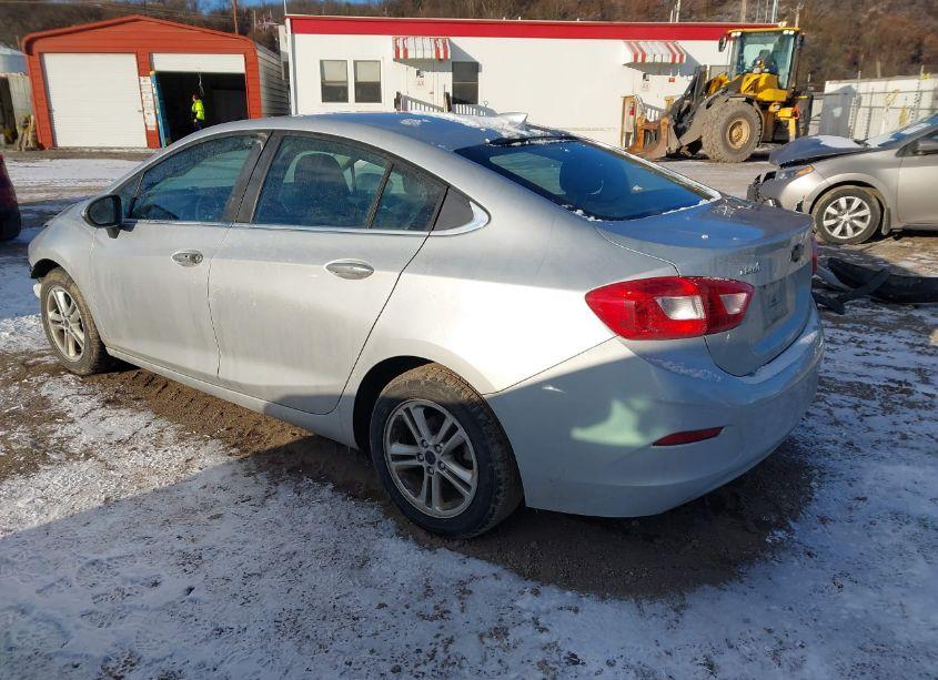 Photo 3 of 2017 Chevrolet Cruze LT AUTO (VIN 1G1BE5SM4H7108978)