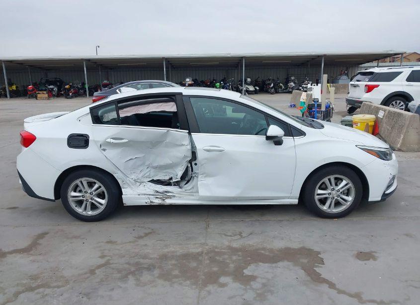 Photo 13 of 2017 Chevrolet Cruze LT AUTO (VIN 1G1BE5SM4H7121164)