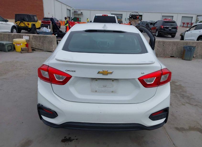 Photo 16 of 2017 Chevrolet Cruze LT AUTO (VIN 1G1BE5SM4H7121164)