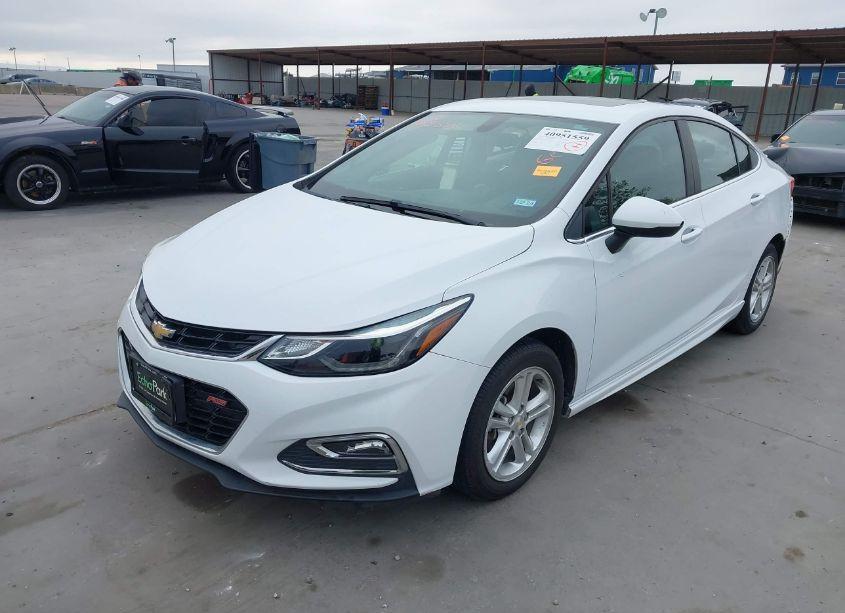Photo 2 of 2017 Chevrolet Cruze LT AUTO (VIN 1G1BE5SM4H7121164)