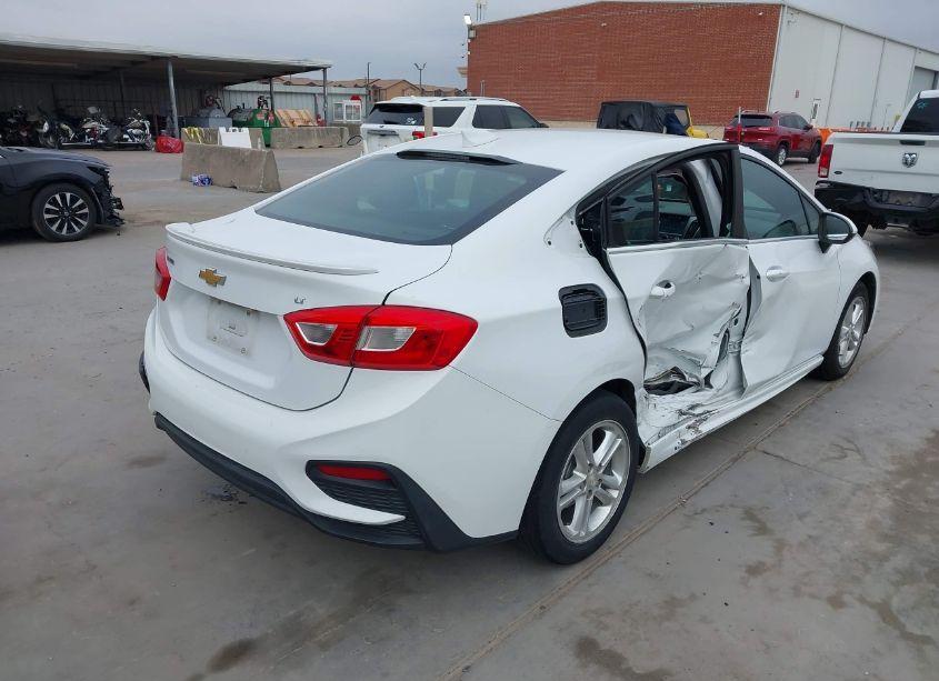 Photo 4 of 2017 Chevrolet Cruze LT AUTO (VIN 1G1BE5SM4H7121164)