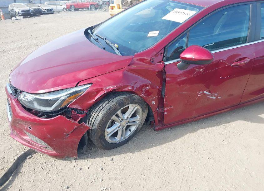 Photo 6 of 2017 Chevrolet Cruze LT AUTO (VIN 1G1BE5SM4H7129314)