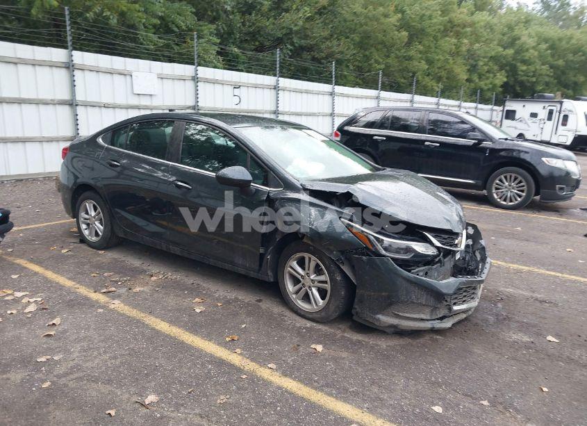 2017 Chevrolet Cruze LT AUTO (VIN 1G1BE5SM4H7139230) main photo