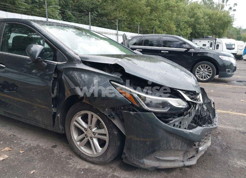 Photo 12 of 2017 Chevrolet Cruze LT AUTO (VIN 1G1BE5SM4H7139230)