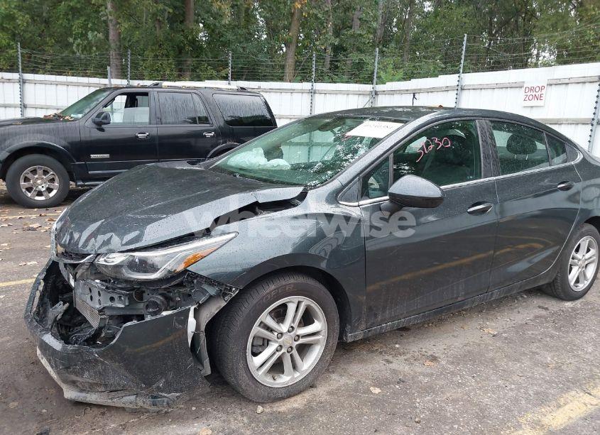 Photo 13 of 2017 Chevrolet Cruze LT AUTO (VIN 1G1BE5SM4H7139230)