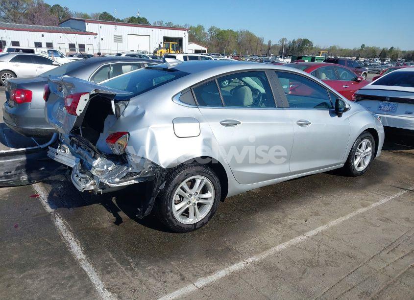 Photo 4 of 2017 Chevrolet Cruze LT AUTO (VIN 1G1BE5SM4H7139311)