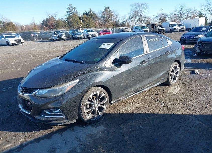 Photo 2 of 2017 Chevrolet Cruze LT AUTO (VIN 1G1BE5SM4H7151815)