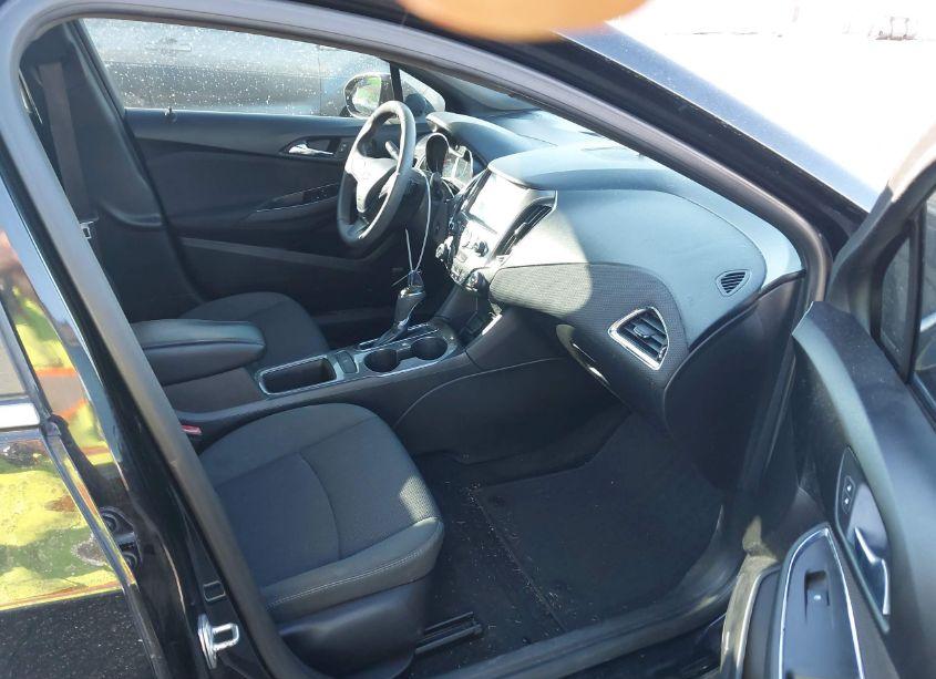 Photo 5 of 2017 Chevrolet Cruze LT AUTO (VIN 1G1BE5SM4H7151815)