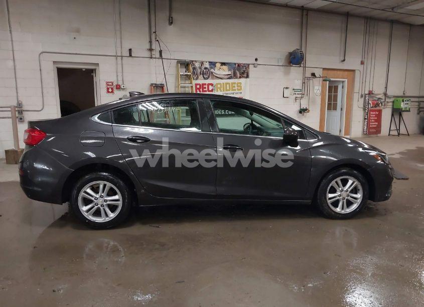 Photo 13 of 2017 Chevrolet Cruze LT AUTO (VIN 1G1BE5SM4H7153046)
