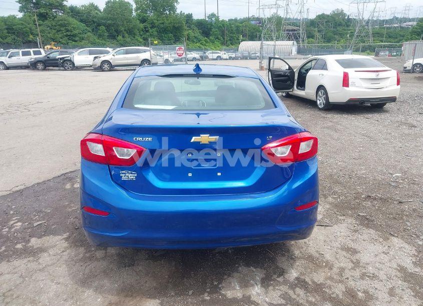 Photo 16 of 2017 Chevrolet Cruze LT (VIN 1G1BE5SM4H7168310)