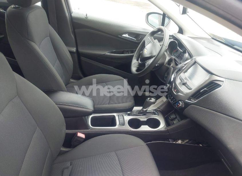 Photo 5 of 2017 Chevrolet Cruze LT (VIN 1G1BE5SM4H7168310)