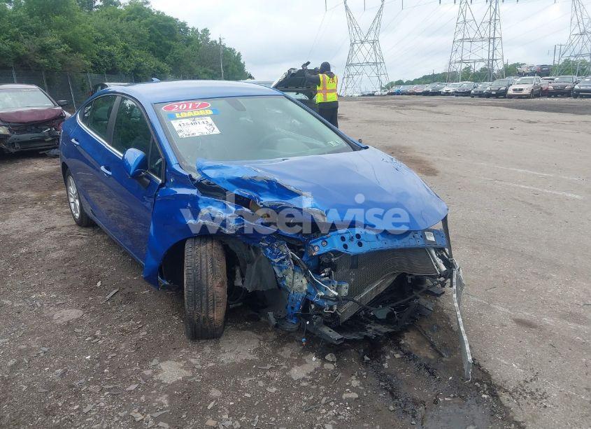 Photo 6 of 2017 Chevrolet Cruze LT (VIN 1G1BE5SM4H7168310)