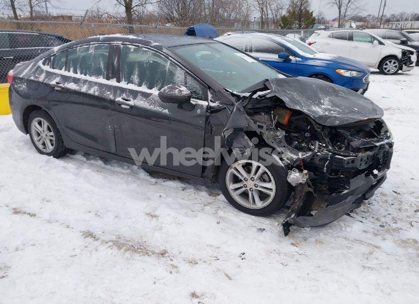 2017 Chevrolet Cruze LT AUTO (VIN 1G1BE5SM4H7172888) main photo