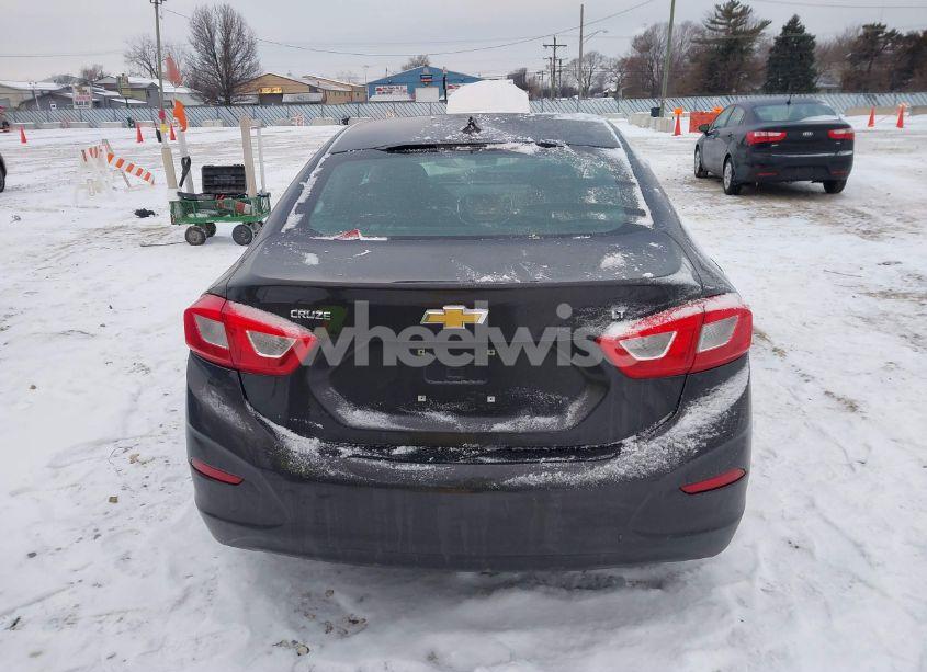 Photo 16 of 2017 Chevrolet Cruze LT AUTO (VIN 1G1BE5SM4H7172888)
