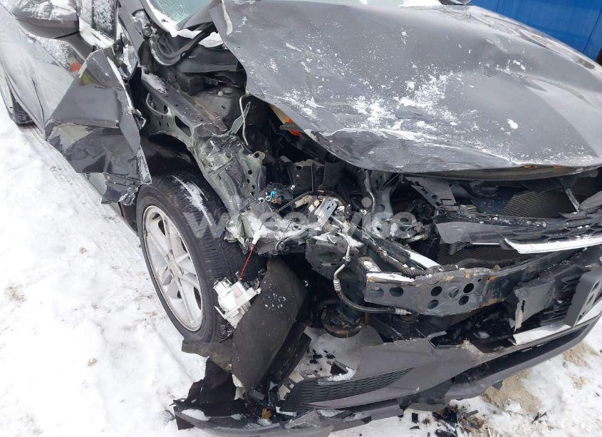 Photo 6 of 2017 Chevrolet Cruze LT AUTO (VIN 1G1BE5SM4H7172888)