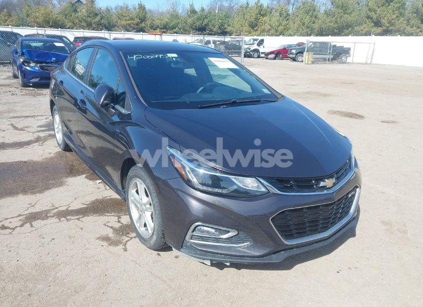 2017 Chevrolet Cruze LT AUTO (VIN 1G1BE5SM4H7180196) main photo