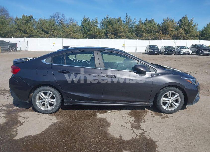Photo 13 of 2017 Chevrolet Cruze LT AUTO (VIN 1G1BE5SM4H7180196)