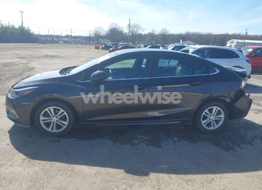 Photo 14 of 2017 Chevrolet Cruze LT AUTO (VIN 1G1BE5SM4H7180196)
