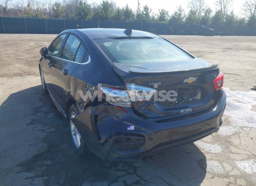 Photo 3 of 2017 Chevrolet Cruze LT AUTO (VIN 1G1BE5SM4H7180196)