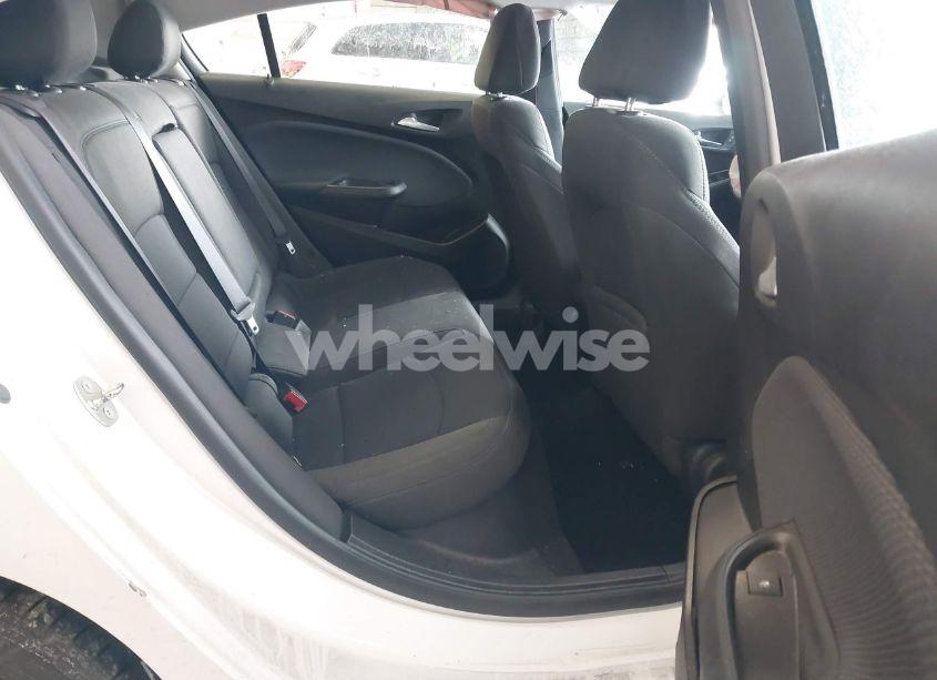 Photo 8 of 2017 Chevrolet Cruze LT AUTO (VIN 1G1BE5SM4H7184555)