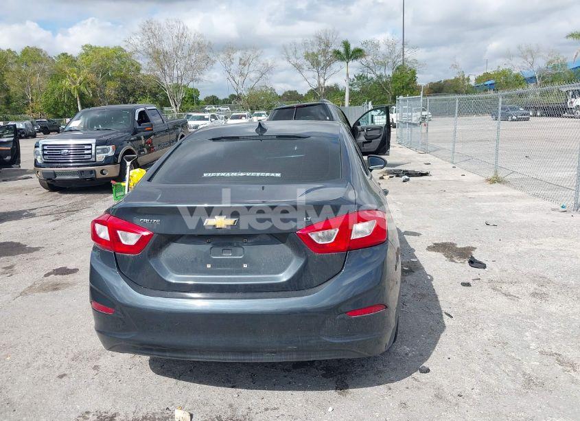 Photo 16 of 2017 Chevrolet Cruze LT AUTO (VIN 1G1BE5SM4H7189433)