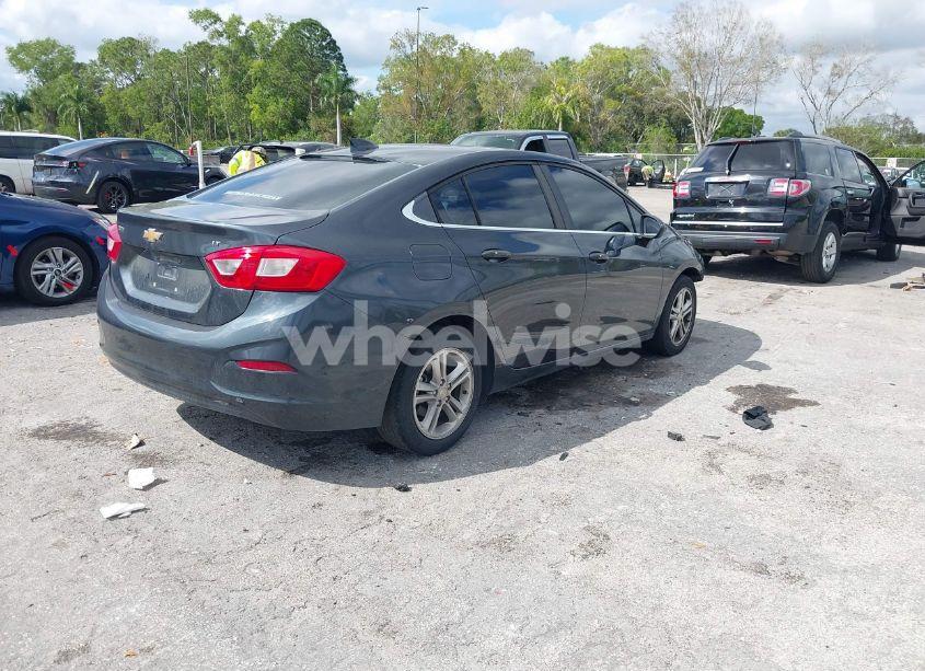 Photo 4 of 2017 Chevrolet Cruze LT AUTO (VIN 1G1BE5SM4H7189433)