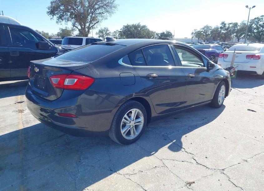 Photo 4 of 2017 Chevrolet Cruze LT AUTO (VIN 1G1BE5SM4H7194356)