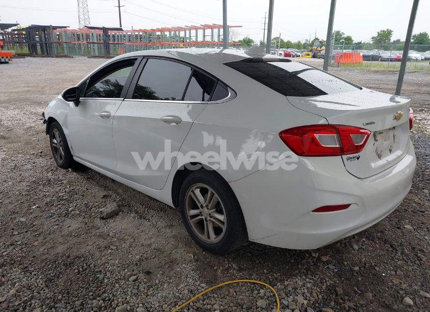 Photo 3 of 2017 Chevrolet Cruze LT AUTO (VIN 1G1BE5SM4H7207235)