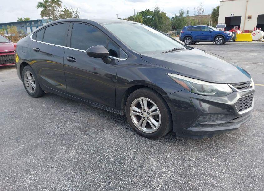 2017 Chevrolet Cruze LT AUTO (VIN 1G1BE5SM4H7207641) main photo