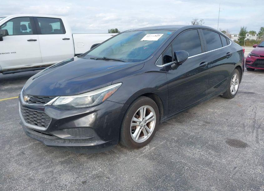 Photo 2 of 2017 Chevrolet Cruze LT AUTO (VIN 1G1BE5SM4H7207641)