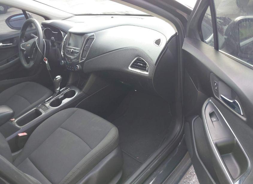 Photo 5 of 2017 Chevrolet Cruze LT AUTO (VIN 1G1BE5SM4H7207641)