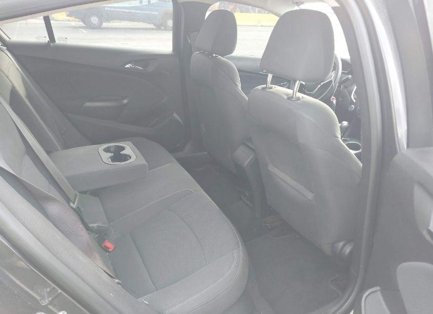 Photo 8 of 2017 Chevrolet Cruze LT AUTO (VIN 1G1BE5SM4H7207641)