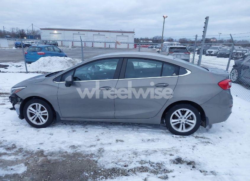 Photo 14 of 2017 Chevrolet Cruze LT AUTO (VIN 1G1BE5SM4H7214301)