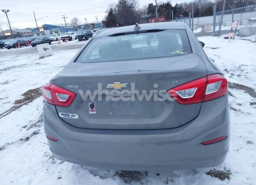 Photo 16 of 2017 Chevrolet Cruze LT AUTO (VIN 1G1BE5SM4H7214301)