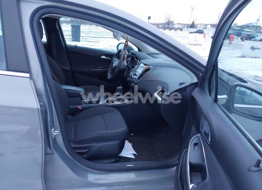 Photo 5 of 2017 Chevrolet Cruze LT AUTO (VIN 1G1BE5SM4H7214301)