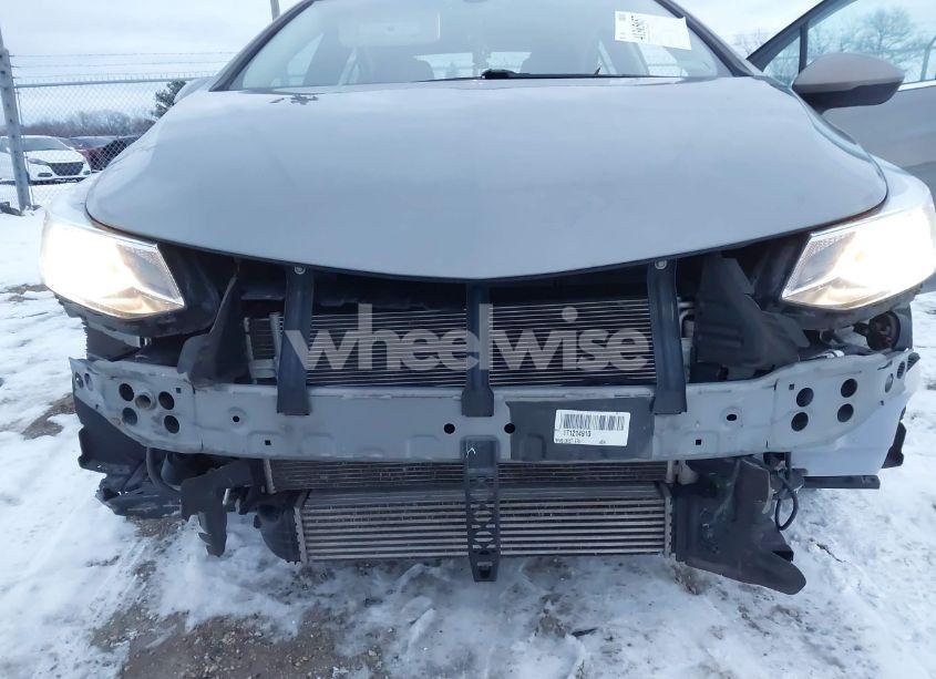 Photo 6 of 2017 Chevrolet Cruze LT AUTO (VIN 1G1BE5SM4H7214301)