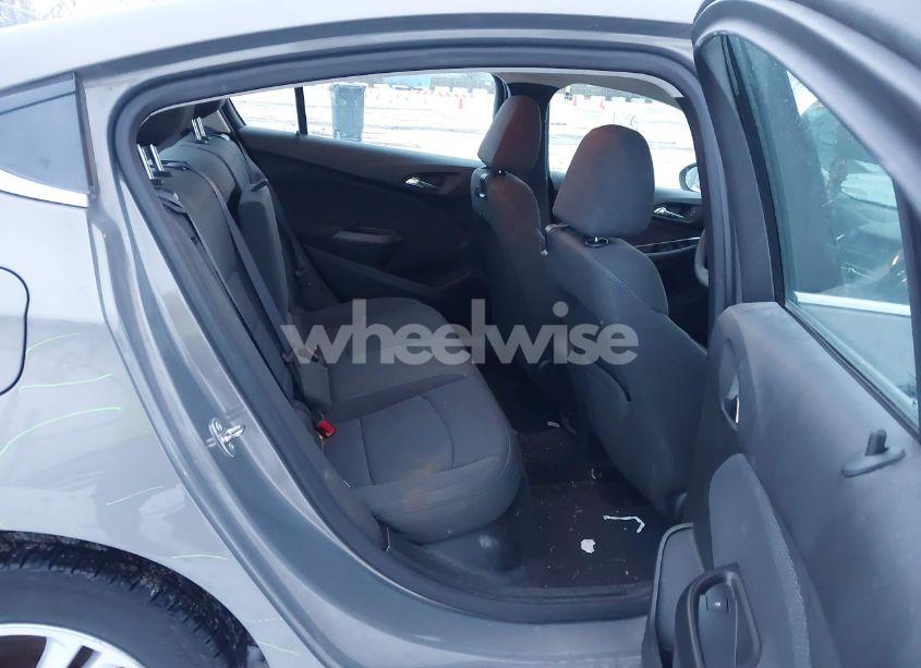 Photo 8 of 2017 Chevrolet Cruze LT AUTO (VIN 1G1BE5SM4H7214301)