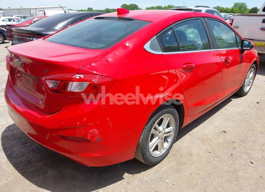 Photo 4 of 2017 Chevrolet Cruze LT AUTO (VIN 1G1BE5SM4H7225699)