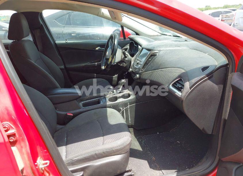 Photo 5 of 2017 Chevrolet Cruze LT AUTO (VIN 1G1BE5SM4H7225699)