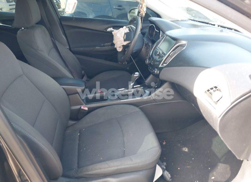 Photo 5 of 2017 Chevrolet Cruze LT AUTO (VIN 1G1BE5SM4H7228425)