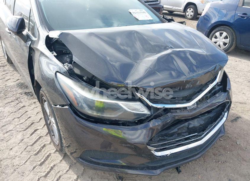 Photo 6 of 2017 Chevrolet Cruze LT AUTO (VIN 1G1BE5SM4H7228425)