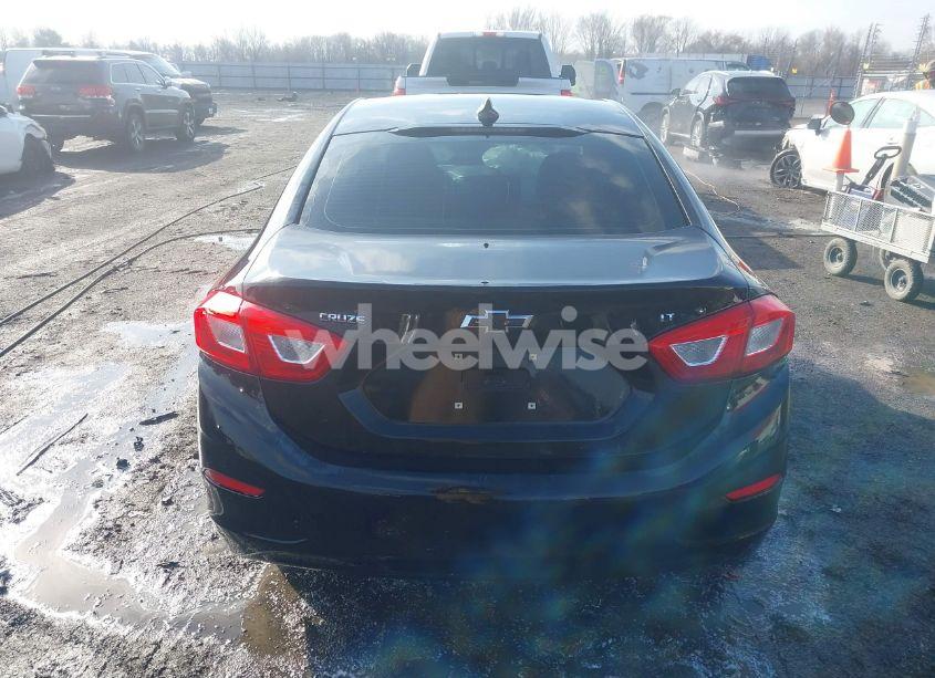 Photo 16 of 2017 Chevrolet Cruze LT AUTO (VIN 1G1BE5SM4H7244625)