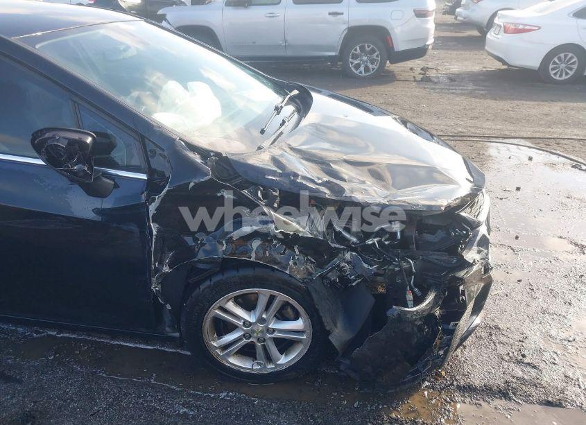 Photo 18 of 2017 Chevrolet Cruze LT AUTO (VIN 1G1BE5SM4H7244625)