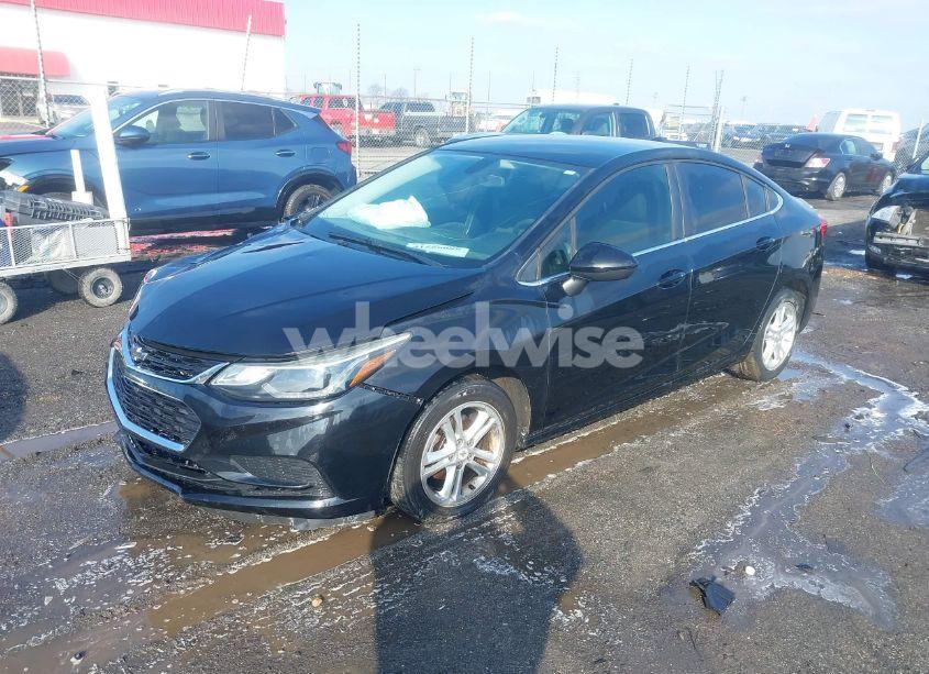 Photo 2 of 2017 Chevrolet Cruze LT AUTO (VIN 1G1BE5SM4H7244625)