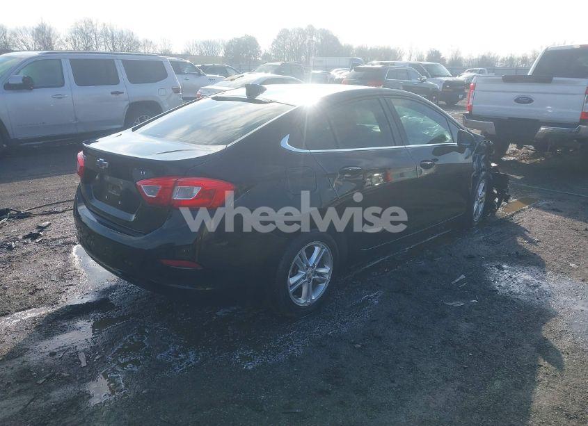 Photo 4 of 2017 Chevrolet Cruze LT AUTO (VIN 1G1BE5SM4H7244625)