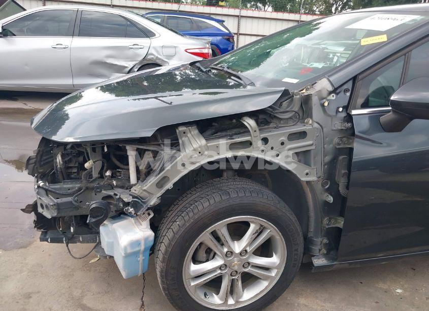 Photo 18 of 2017 Chevrolet Cruze LT AUTO (VIN 1G1BE5SM4H7250862)