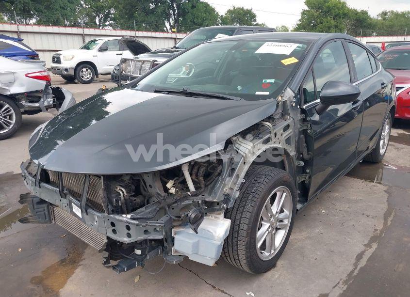 Photo 2 of 2017 Chevrolet Cruze LT AUTO (VIN 1G1BE5SM4H7250862)