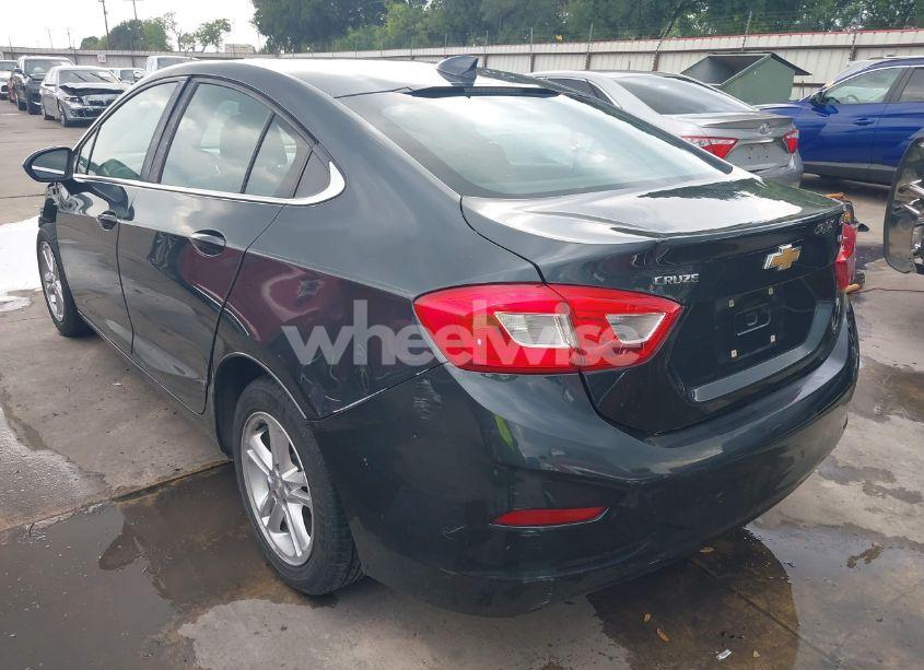 Photo 3 of 2017 Chevrolet Cruze LT AUTO (VIN 1G1BE5SM4H7250862)