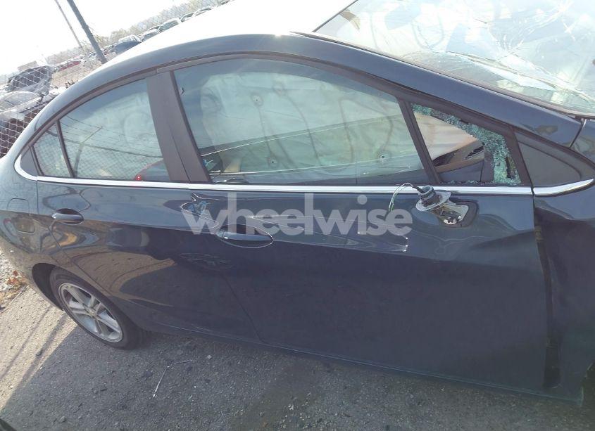 Photo 13 of 2017 Chevrolet Cruze LT AUTO (VIN 1G1BE5SM4H7253227)