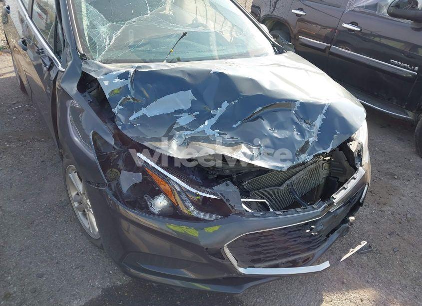 Photo 6 of 2017 Chevrolet Cruze LT AUTO (VIN 1G1BE5SM4H7253227)